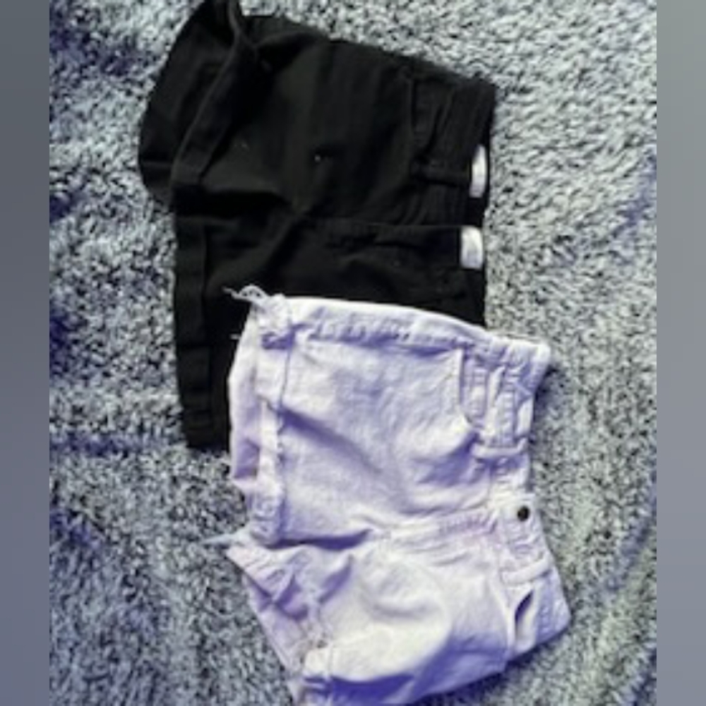 Black and pink universal thread Jean shorts,2/26